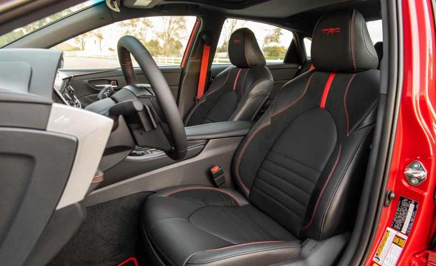 Интерьер Toyota Avalon TRD 2019 года  (фото 37 из 44)